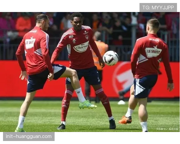 法甲第23轮:布雷斯特2-0马赛,主场球队防守稳固零封对手 法甲第23轮:布雷斯特2-0马赛,主场球队防守稳固零封对手